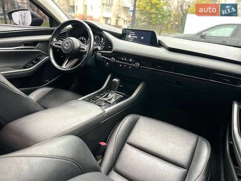 Седан Mazda 3 2019 в Івано-Франківську