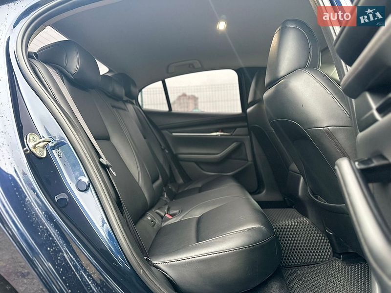 Седан Mazda 3 2019 в Івано-Франківську