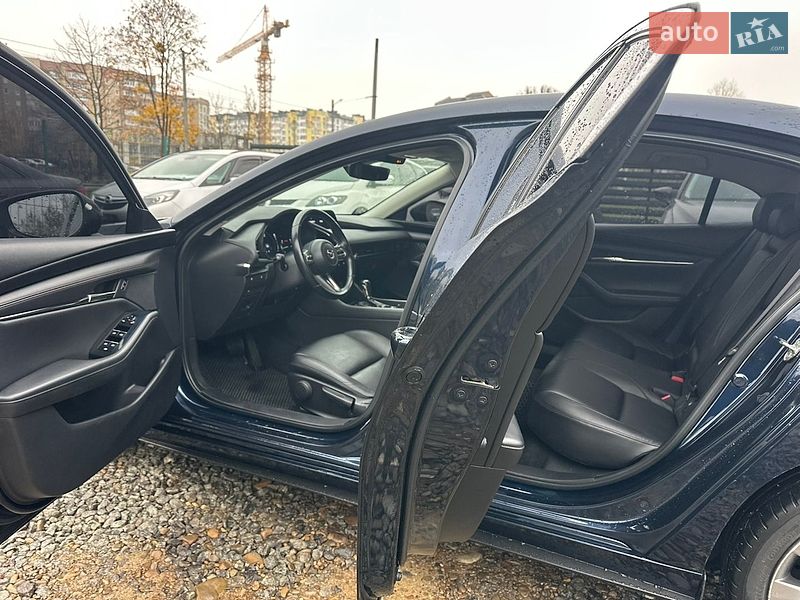 Седан Mazda 3 2019 в Івано-Франківську