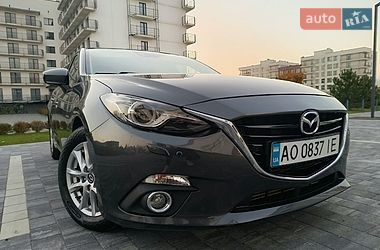 Mazda 3  2015