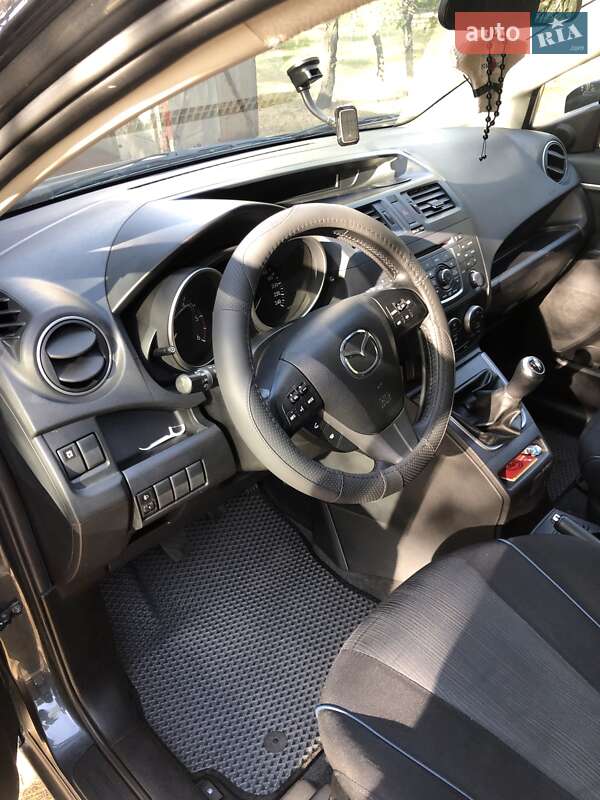 Минивэн Mazda 5 2011 в Киеве