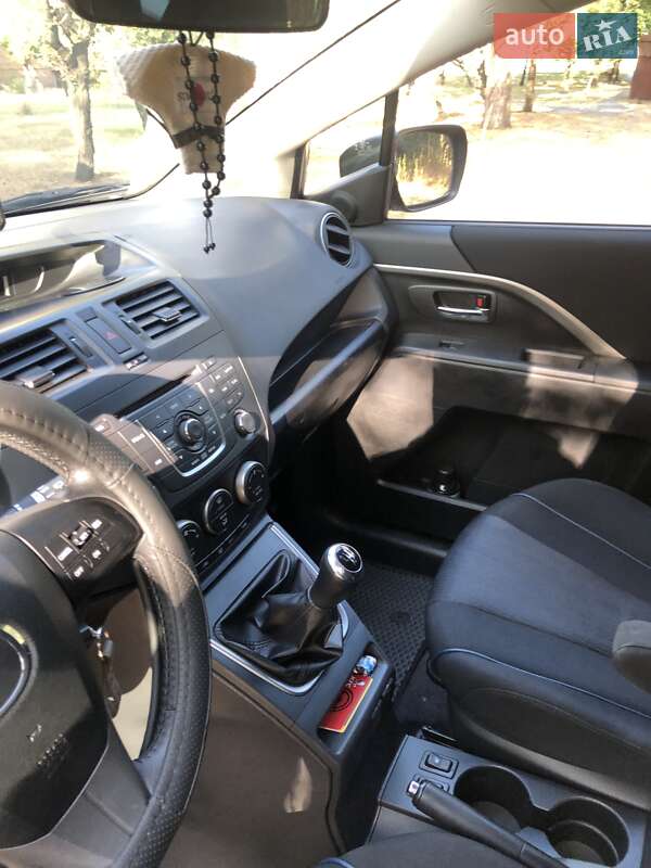 Минивэн Mazda 5 2011 в Киеве