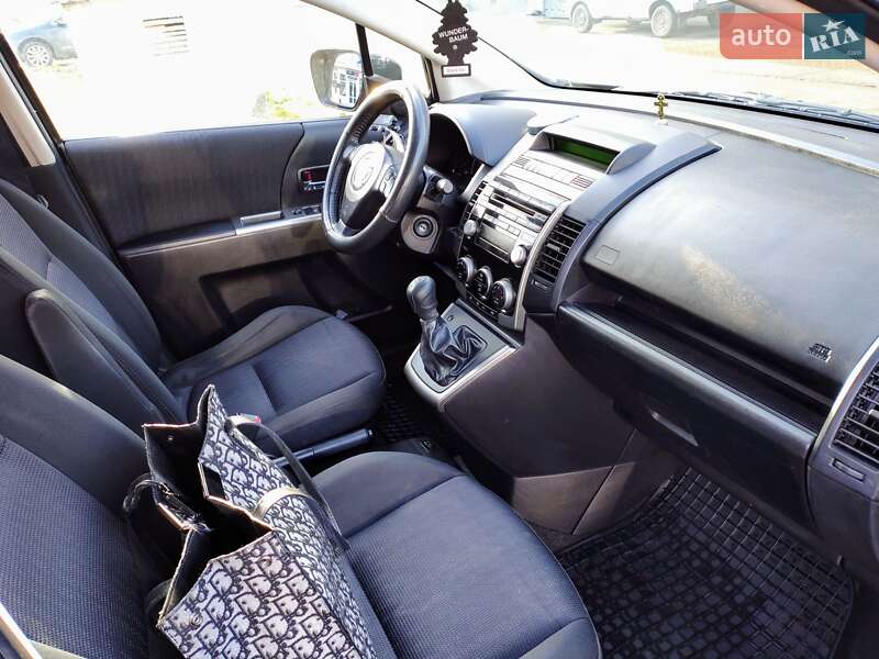 Минивэн Mazda 5 2010 в Луцке