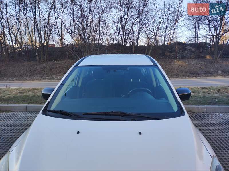 Минивэн Mazda 5 2014 в Львове