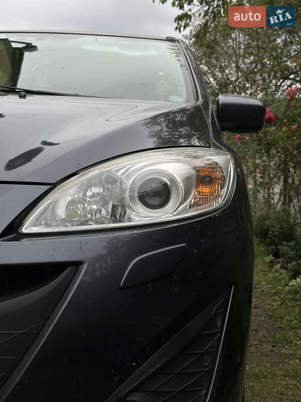 Мінівен Mazda 5 2011 в Києві