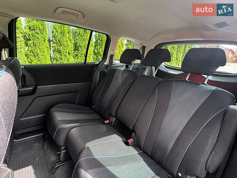 Мінівен Mazda 5 2011 в Луцьку