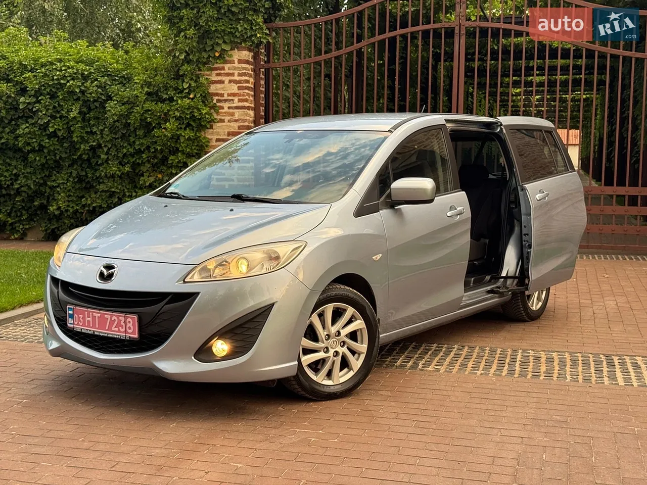 2011 Mazda 5 - мініатюра 5