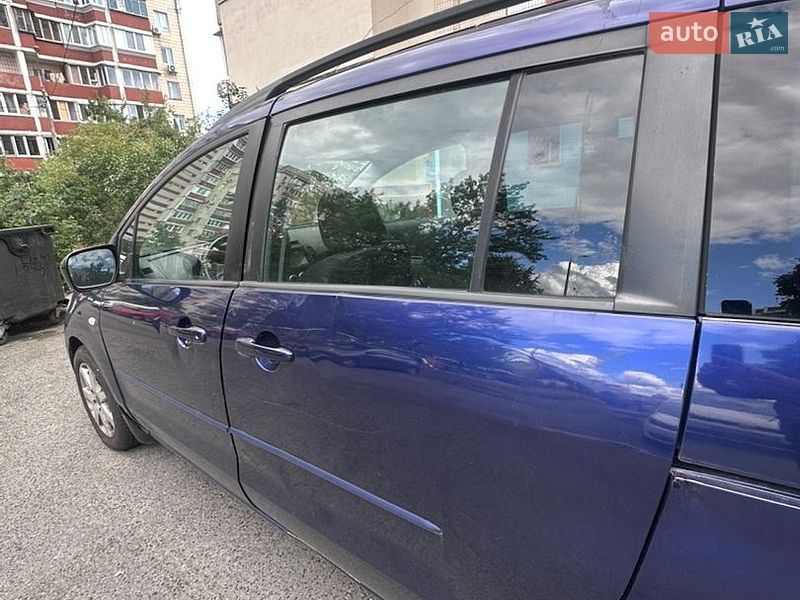 Минивэн Mazda 5 2007 в Киеве