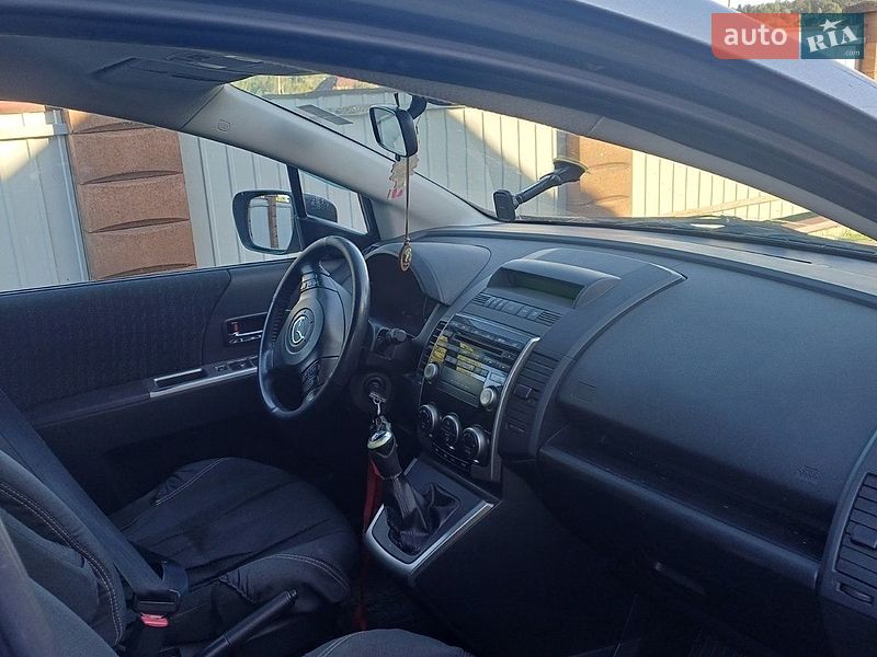 Мінівен Mazda 5 2010 в Чернівцях
