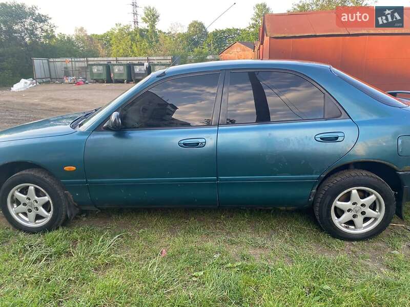 Седан Mazda 626 1994 в Стрые