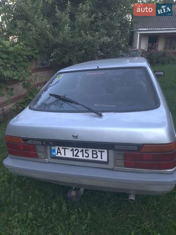 Седан Mazda 626 1987 в Глибокій