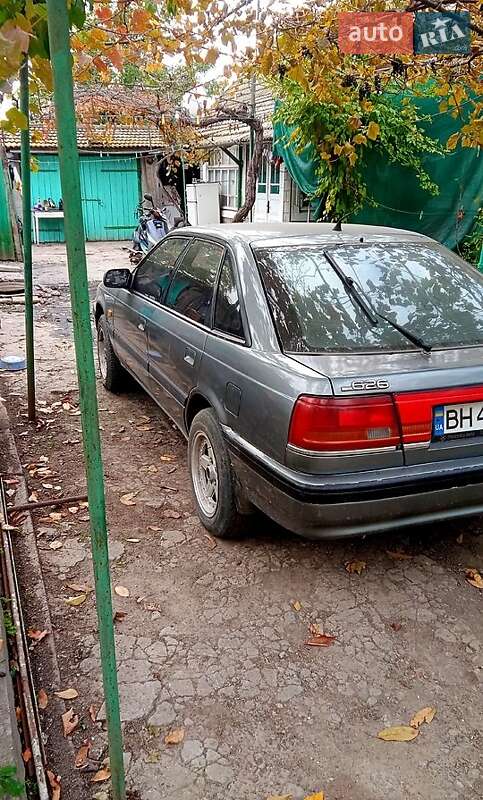 Седан Mazda 626 1991 в Сараті