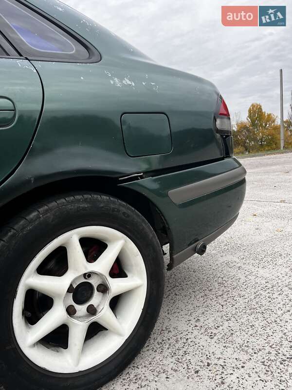 Седан Mazda 626 1998 в Каневі