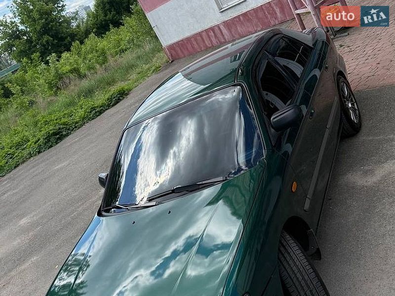 Седан Mazda 626 1998 в Киеве