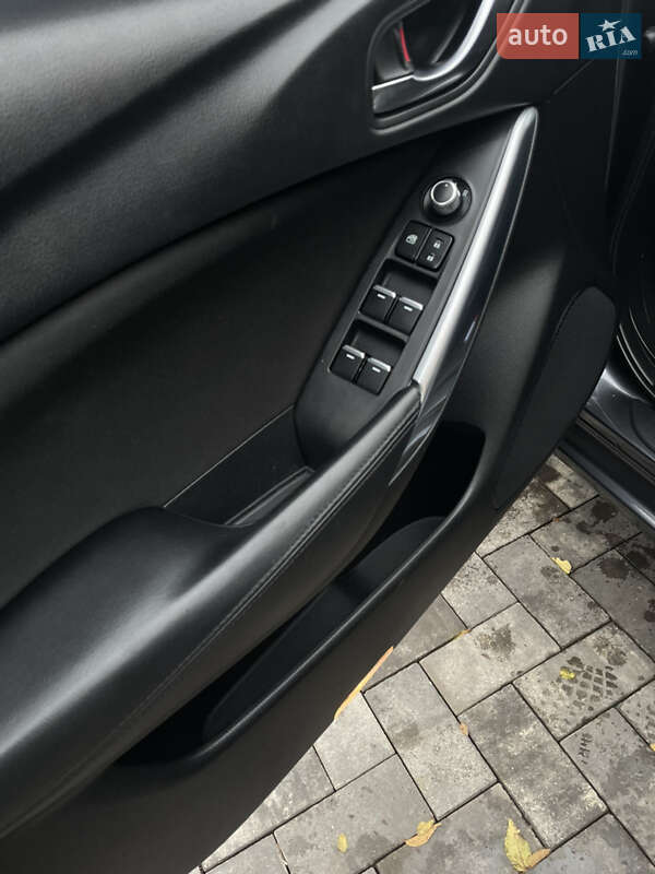 Седан Mazda 6 2015 в Кривому Розі