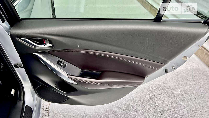 Седан Mazda 6 2016 в Киеве