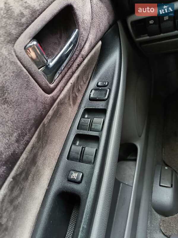 Седан Mazda 6 2004 в Запоріжжі