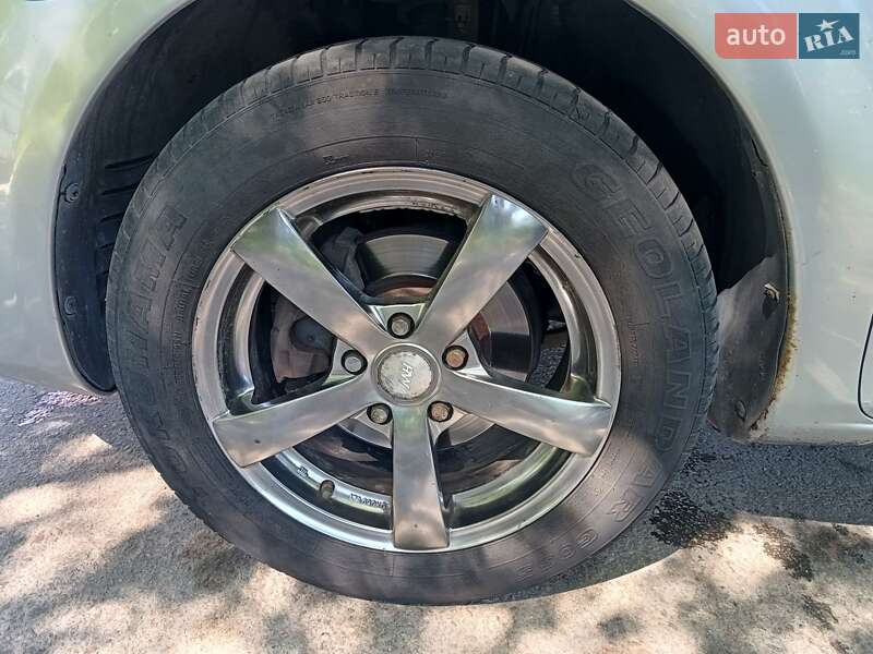 Седан Mazda 6 2004 в Запоріжжі