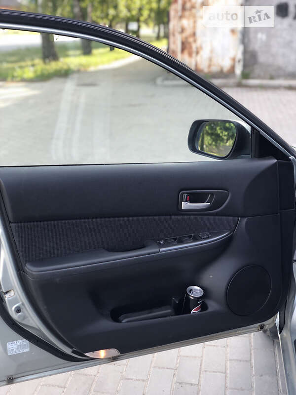 Лифтбек Mazda 6 2005 в Березному