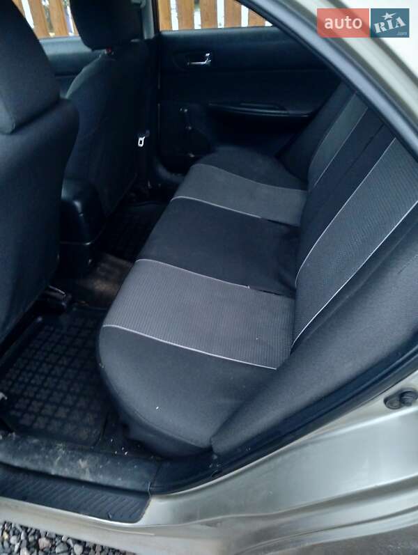 Седан Mazda 6 2004 в Демидовке