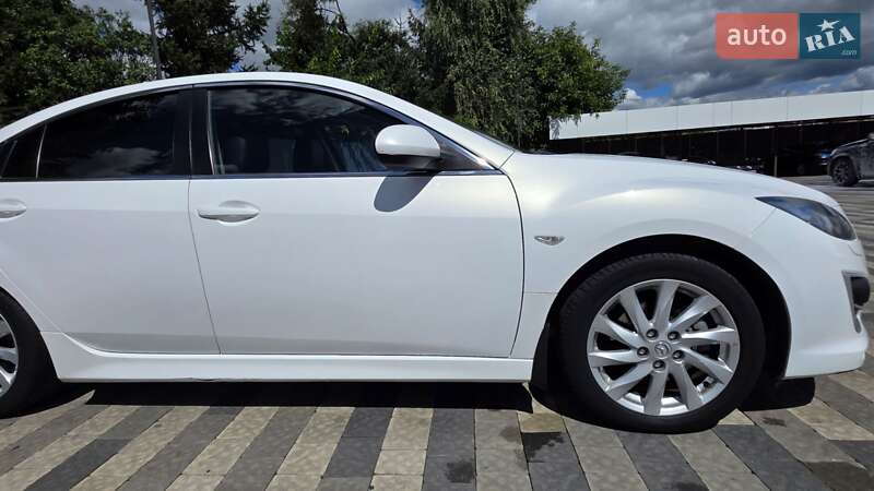 Седан Mazda 6 2011 в Ужгороде