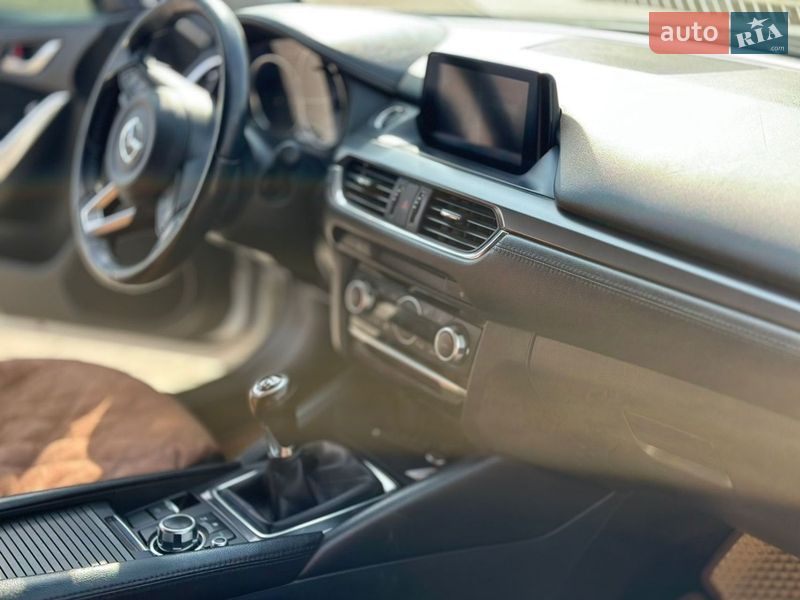 Седан Mazda 6 2016 в Дубно