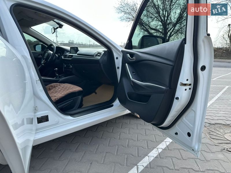 Седан Mazda 6 2016 в Дубно