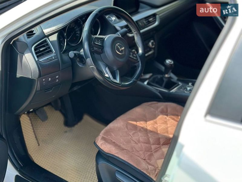Седан Mazda 6 2016 в Дубно