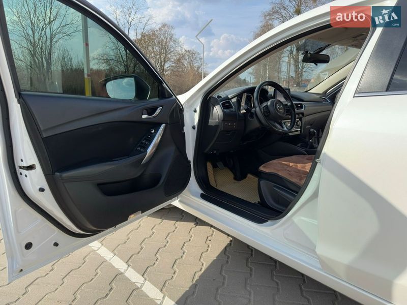 Седан Mazda 6 2016 в Дубно