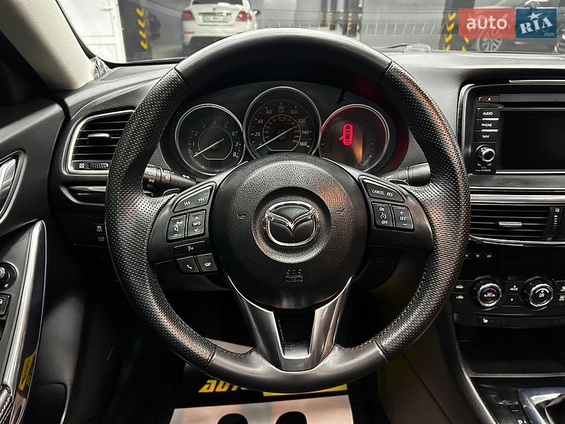 Седан Mazda 6 2014 в Черновцах