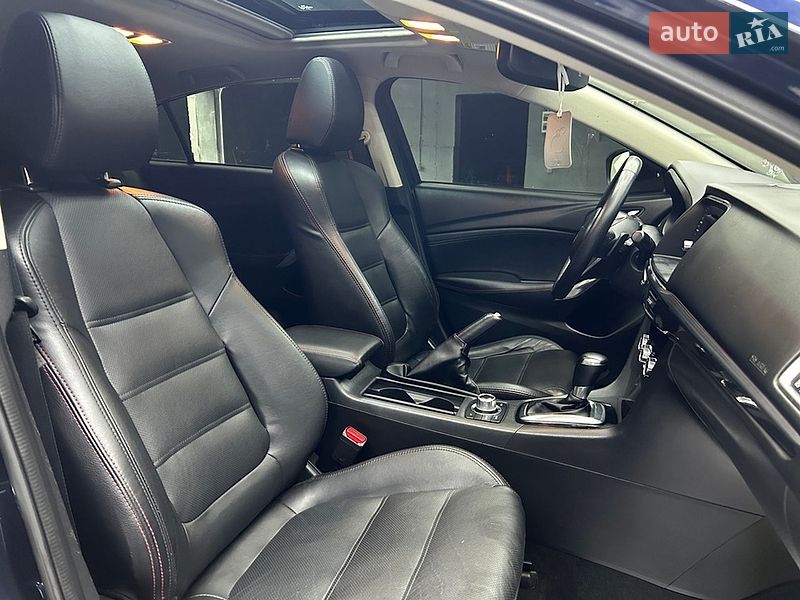 Седан Mazda 6 2014 в Черновцах