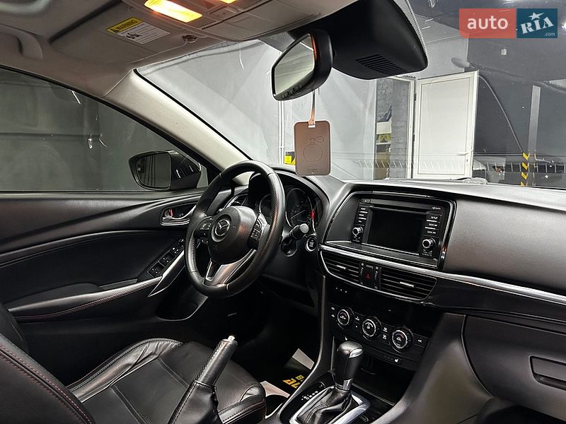 Седан Mazda 6 2014 в Черновцах