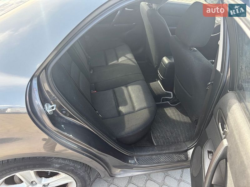 Седан Mazda 6 2006 в Львове