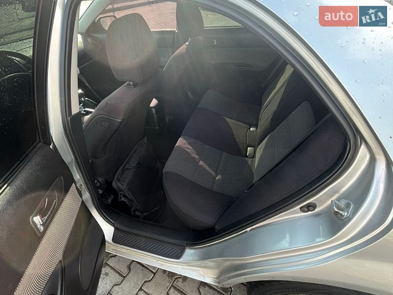 Седан Mazda 6 2004 в Стрые