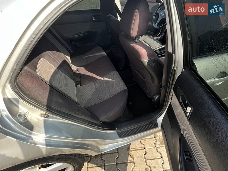 Седан Mazda 6 2004 в Стрые