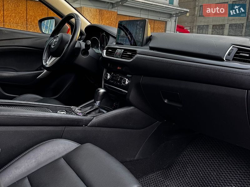 Седан Mazda 6 2015 в Днепре