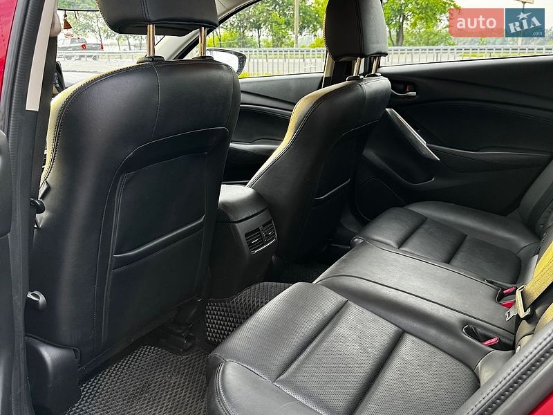 Седан Mazda 6 2015 в Днепре