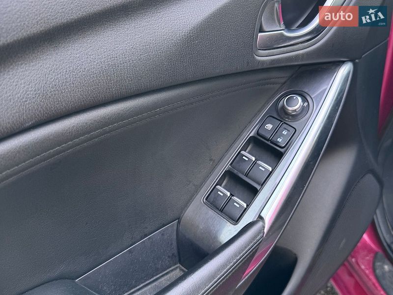 Седан Mazda 6 2015 в Днепре