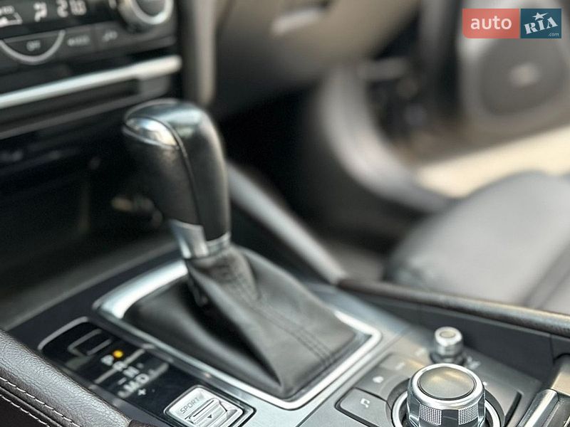 Седан Mazda 6 2015 в Синельниково