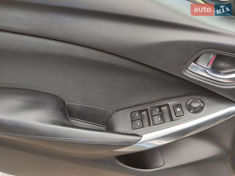 Седан Mazda 6 2014 в Луцьку