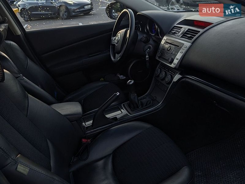 Седан Mazda 6 2008 в Городке