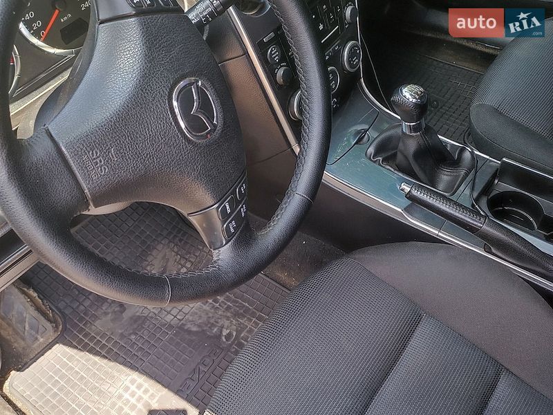 Седан Mazda 6 2006 в Волочиске