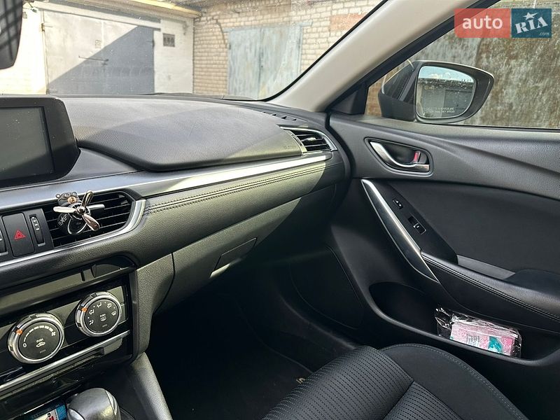 Седан Mazda 6 2016 в Павлограді