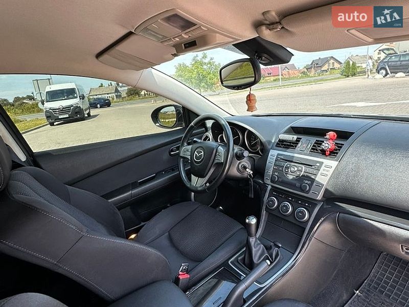 Универсал Mazda 6 2010 в Великих Мостах