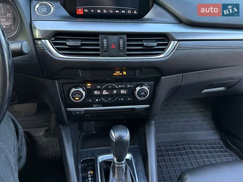 Седан Mazda 6 2017 в Черновцах