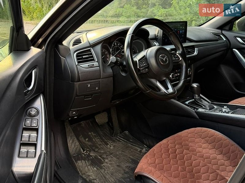 Седан Mazda 6 2016 в Днепре