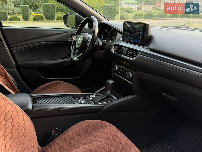 Седан Mazda 6 2016 в Днепре