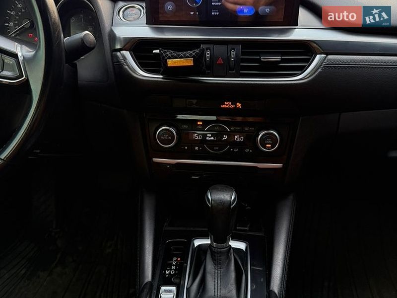 Седан Mazda 6 2016 в Днепре