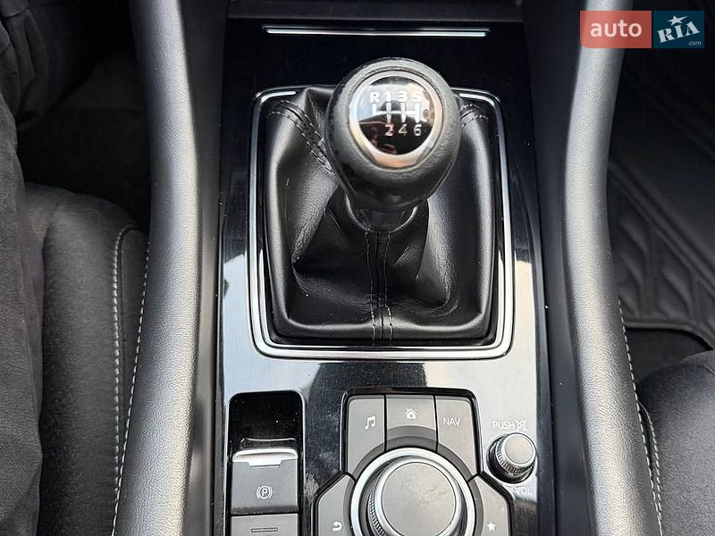 Седан Mazda 6 2018 в Днепре