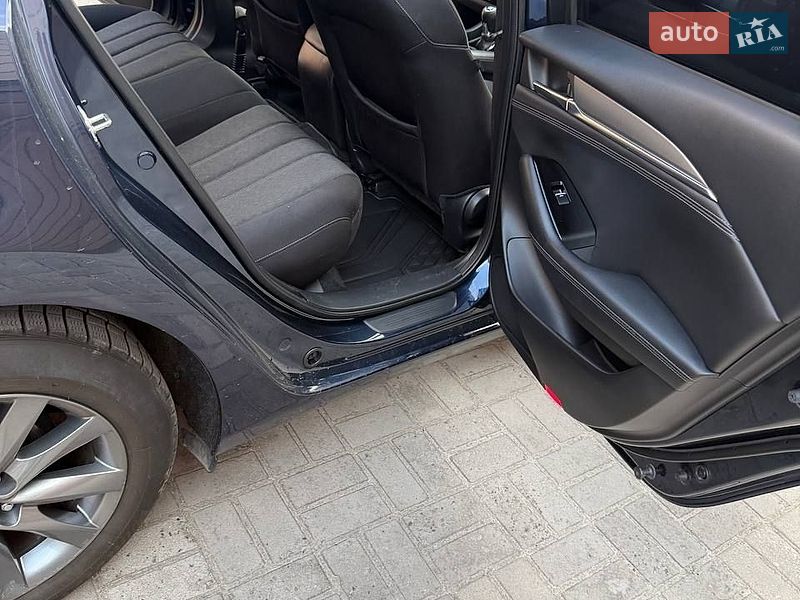 Седан Mazda 6 2018 в Днепре
